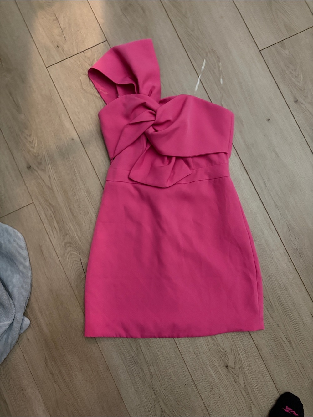 DO+BE Hot Pink One-Shoulder Knot Detail Mini Dress